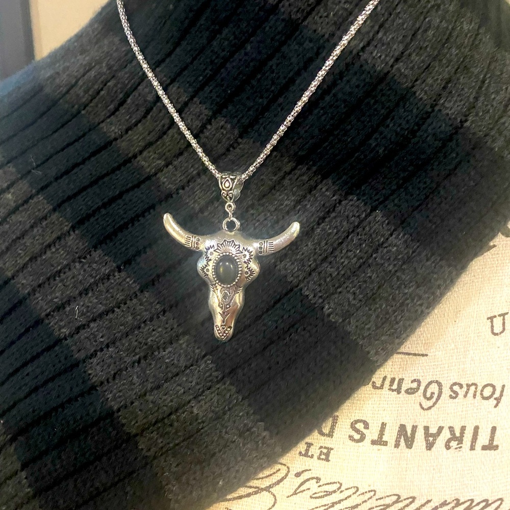 ❌SOLD❌ 🆕 Gorgeous Antiqued Onyx Bull Head Necklace NWT - Picture 2 of 7